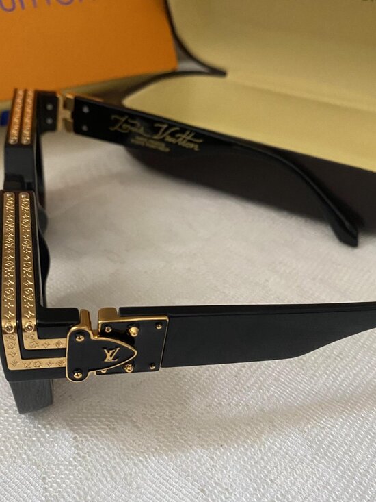 Disney Christmas 2025 Lil Rin Rin Plush Badge Red New